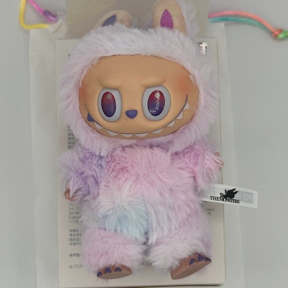 Labubu The Monsters Big Into Energy “Luck” Vinyl Figure - Picture 2 of 12
